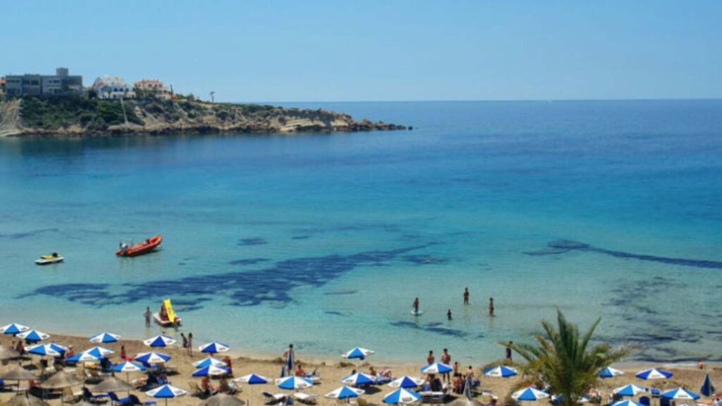 plage coral bay de Paphos