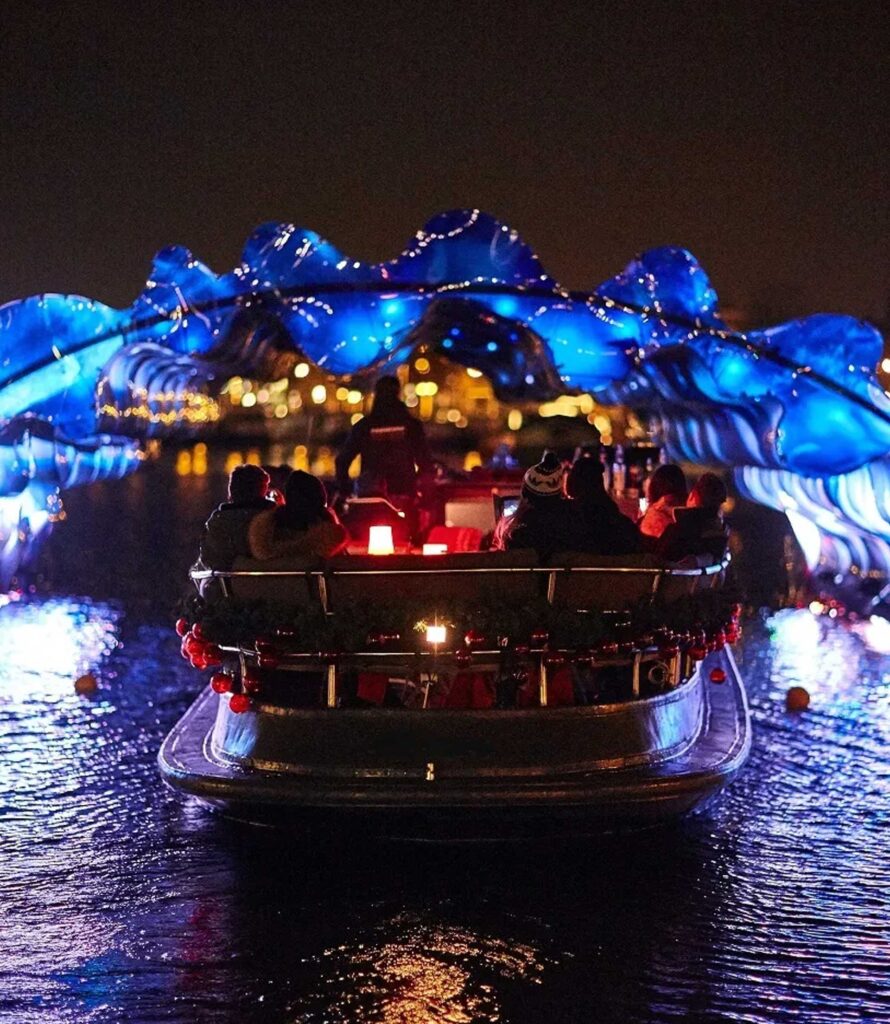 croisière pendant la fête de lumière Amsterdam