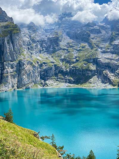 Lac d'Oeschinensee à côté de Interlaken